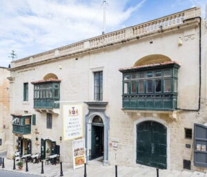 Casa Rocca Piccola Palace and Museum Entrance Ticket - Choosing your tour style: live guide, audio app, or written notes