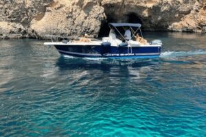 Cirkewwa/Mgarr: Blue and Crystal Lagoon Private Boat Charter - Getting on board: where to meet and how the boat feels