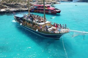 Fernandes Gozo & Comino - Stop 1: Gozo’s secluded bay swim break