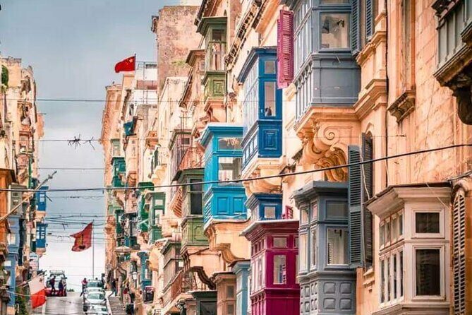 Half day private tour around malta - Upper Barrakka and the Malta-to-cruise finish
