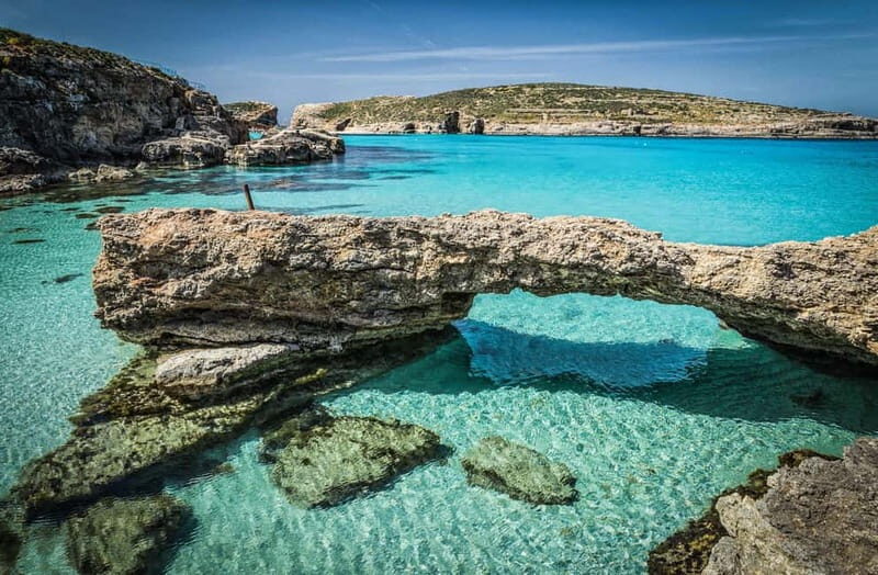 Malta: Comino, Blue Lagoon, + Sea Caves Day Trip - The scenic sail: shipwreck views, Smuggler’s Cove, and Gozo photo stops