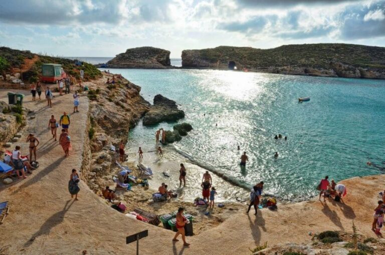 Malta: Sunset Cruise to the Blue Lagoon - Getting to the boat: Hornblower Cruises and the check-in window