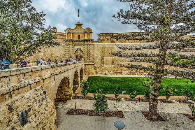 Mdina and Highlights of Malta Full Day Guided Tour Incl. Lunch and Transfers - Dingli Cliffs: the west coast views and the little 1646 chapel