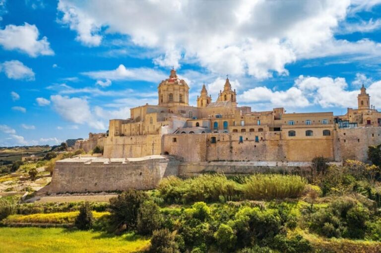 Mdina at Sunset: Small Group Tour of the Ancient city - Mdina Gate to Piazza del Bastione: starting inside the walls