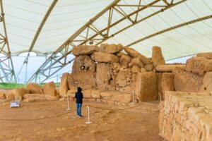 Prehistoric Temples of Malta Tour - Hagar Qim: the limestone ridge and the feel of Neolithic building