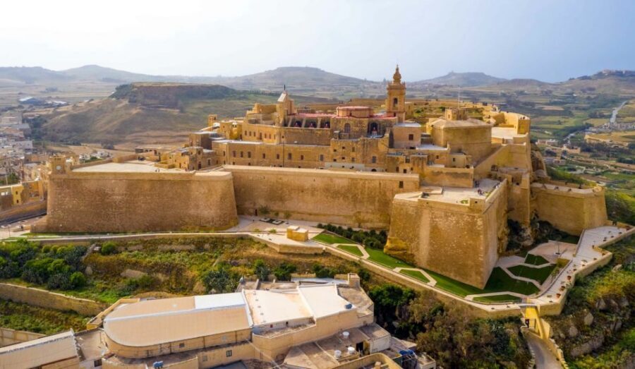 Sliema or St. Paul's Bay: Best of Gozo and Comino Day Trip - The cruise along Malta’s northeast coast: your first big payoff