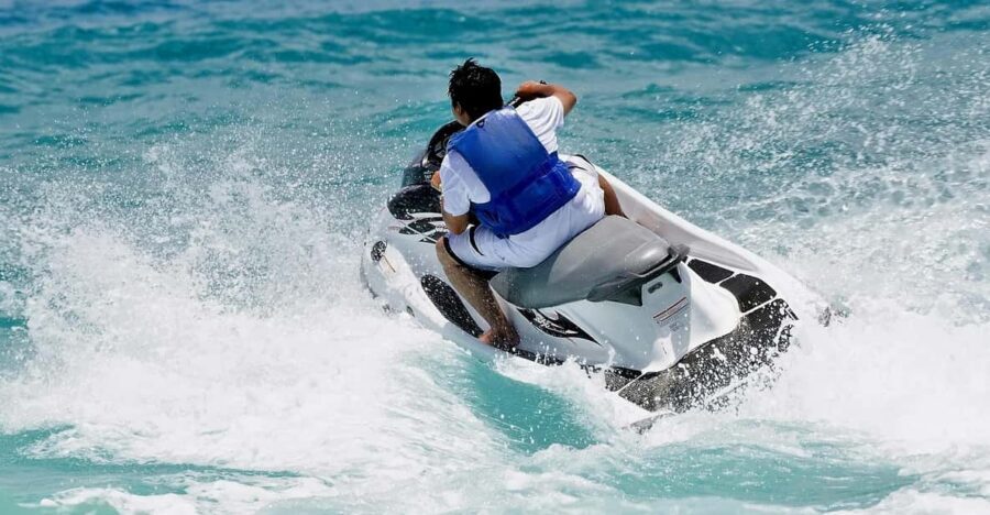 St. Julian's: Jet Ski Rental in St. George's Bay - The Safety Briefing And Maritime Rules That Matter