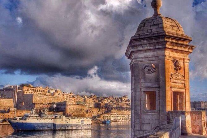 The Traditional Harbour Cruise - The Real Itinerary: What You See As The Boat Passes Each Area